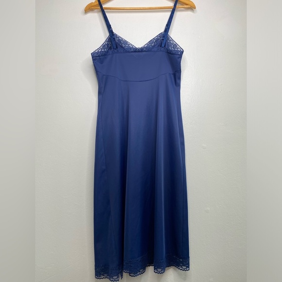 Vanity fair Vintage Nylon and Lace Full Slip Midi Navy Blue Size M Pin up Retro - Picture 5 of 9